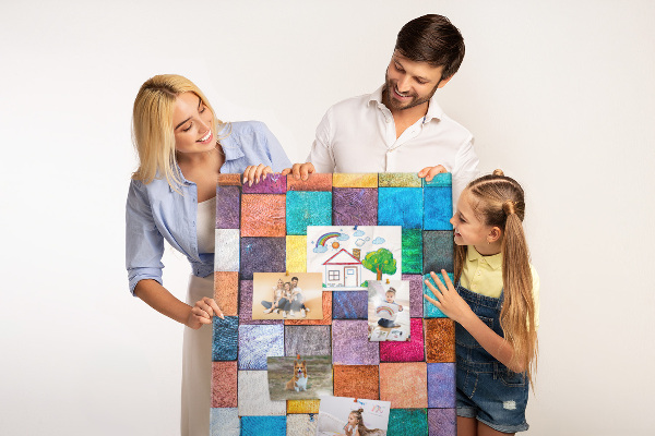 Tableau de liège Carrés de bois colorés en mosaïque