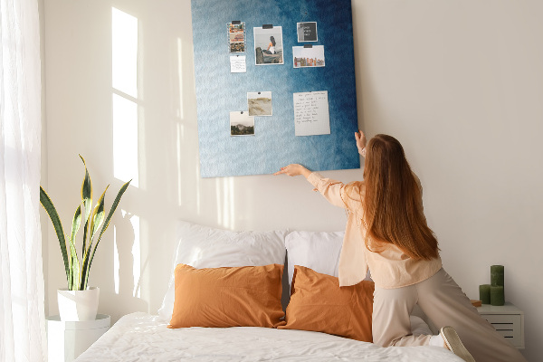 Tableau en liège déco Des nuances de bleu dans un tissage délicat