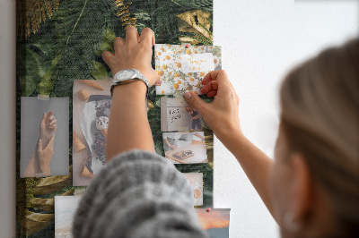 Tableau en liège fantaisie Feuilles dorées dans une composition végétale tropicale