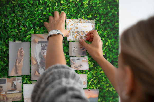 Tableau en liège fantaisie mur vert dense et feuillu