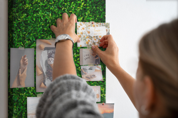 Tableau en liège fantaisie mur vert dense et feuillu