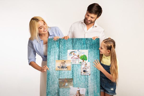 Tableau de liège Planches de bois bleu soleil en arrière-plan