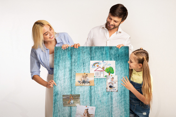 Tableau de liège Planches de bois bleu soleil en arrière-plan