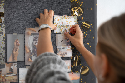 Tableau de liège Des touches d'or et d'argent sur fond noir