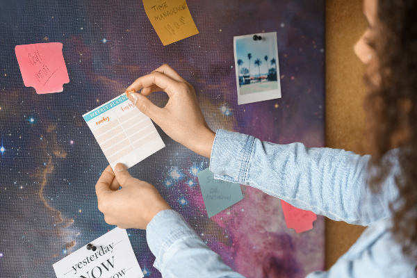 Tableau en liège fantaisie Une nébuleuse cosmique pleine d'étoiles