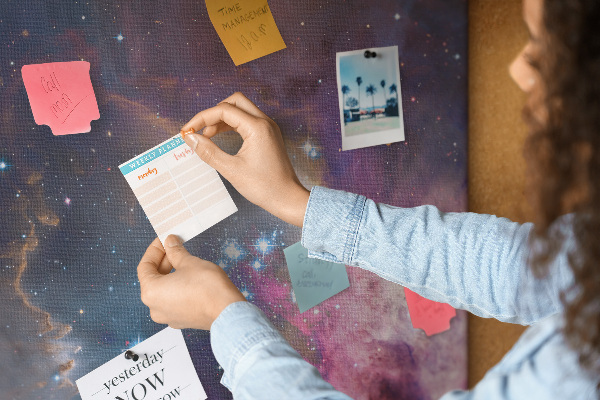 Tableau en liège fantaisie Une nébuleuse cosmique pleine d'étoiles