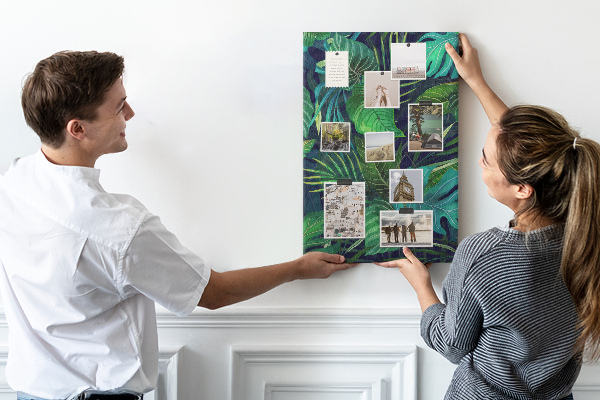 Tableau en liège fantaisie Feuilles tropicales sur fond sombre