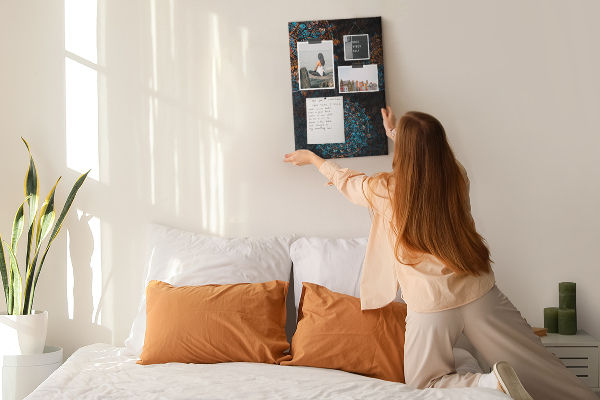 Tableau en liège déco Motifs de mandala complexes sur fond sombre