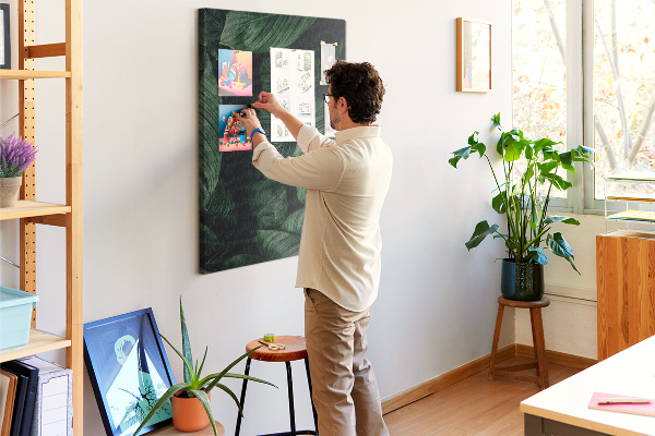 Tableau en liège déco Feuilles vertes sur fond sombre