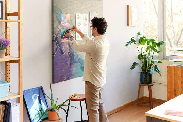 Tableau en liège déco Motif abstrait avec des accents violets