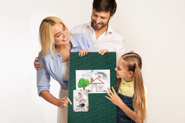 Tableau de liège Fond avec des feuilles sur fond vert foncé