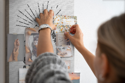 Tableau en liège fantaisie Montagnes avec des rayons de soleil en arrière-plan