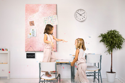 Tableau de liège Un fond rose délicat avec des accents dorés