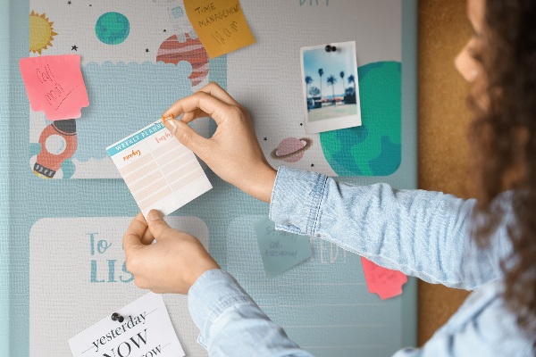 Tableau en liège déco Agenda cosmique à motif planétaire