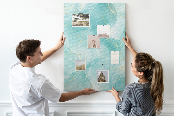 Tableau de liège Des vagues bleues délicates avec des accents dorés