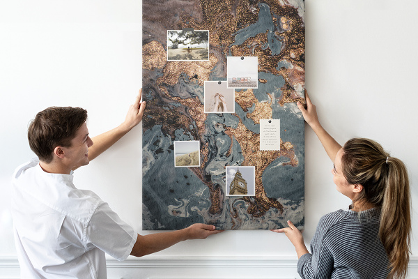 Tableau de liège Vagues abstraites avec une touche métallique