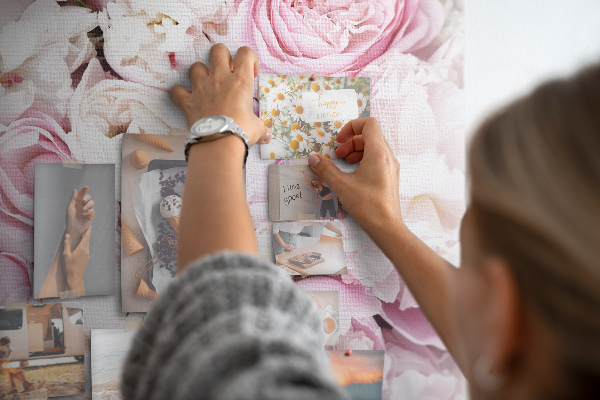 Tableau en liège fantaisie Fleurs roses dans une délicate combinaison de couleurs