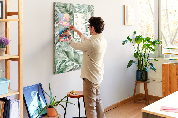 Tableau en liège fantaisie Feuilles tropicales dans des tons de vert