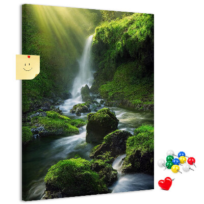 Tableau en liège déco Vallée verdoyante avec une cascade et un ruisseau
