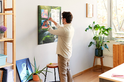Tableau en liège déco Vallée verdoyante avec une cascade et un ruisseau