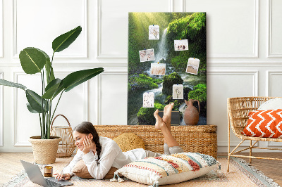 Tableau en liège déco Vallée verdoyante avec une cascade et un ruisseau