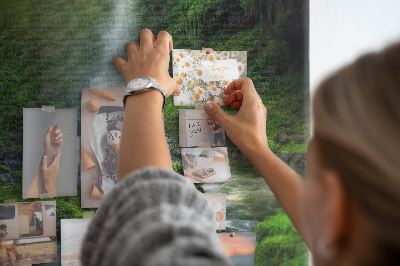 Tableau en liège déco Vallée verdoyante avec une cascade et un ruisseau