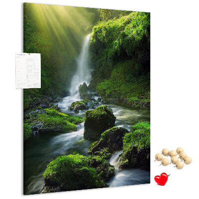 Tableau en liège déco Vallée verdoyante avec une cascade et un ruisseau