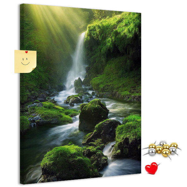 Tableau en liège déco Vallée verdoyante avec une cascade et un ruisseau