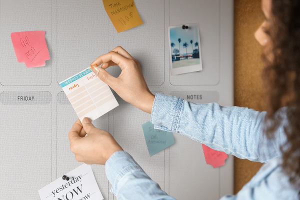 Tableau de liège Agenda hebdomadaire avec espace pour les notes