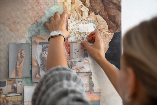 Tableau de liège Formes abstraites aux couleurs pastel