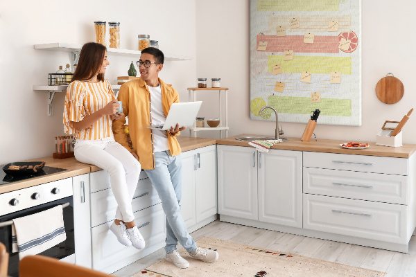 Tableau en liège fantaisie Un menu hebdomadaire coloré pour votre famille