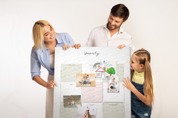 Tableau en liège déco Agenda annuel au design minimaliste