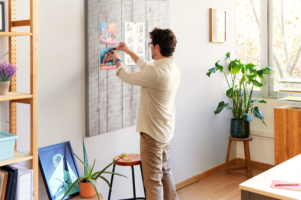 Tableau en liège fantaisie planches rustiques dans une teinte claire