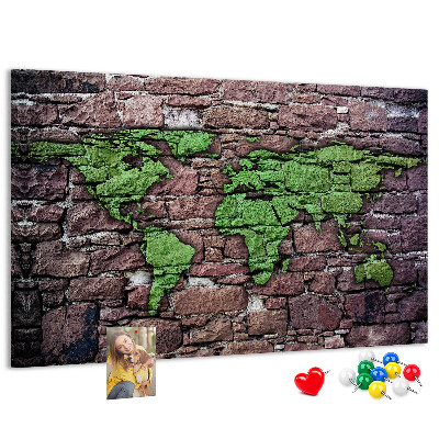 Tableau en liège Carte du monde verte sur un mur de pierre
