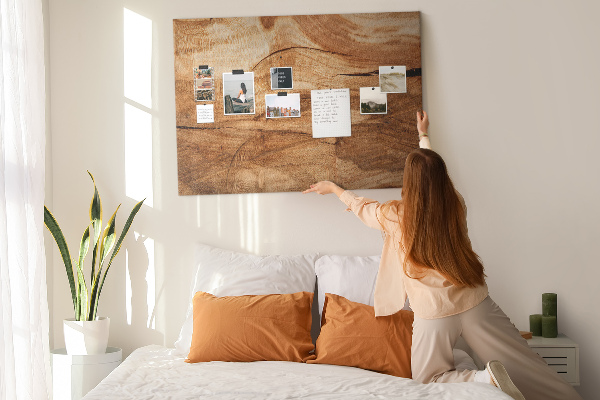 Tableau affichage liège Grain de bois naturel dans des tons chauds