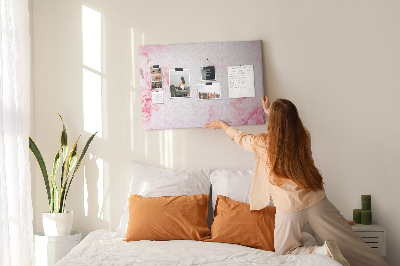 Tableau de liège Délicates fleurs roses sur fond clair