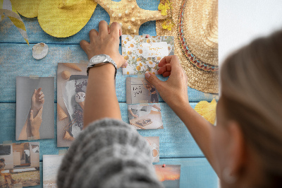 Tableau en liège L'été à la plage avec des accessoires colorés