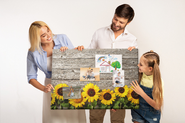 Tableau affichage liège Tournesols sur fond de planches de bois