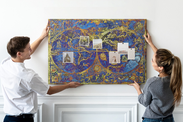 Tableau en liège Une ancienne carte du monde aux couleurs chatoyantes