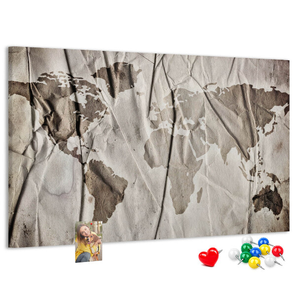 Tableau affichage liège Une carte du monde abîmée sur fond de papier