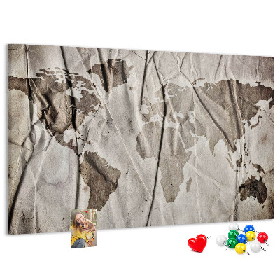 Tableau affichage liège Une carte du monde abîmée sur fond de papier