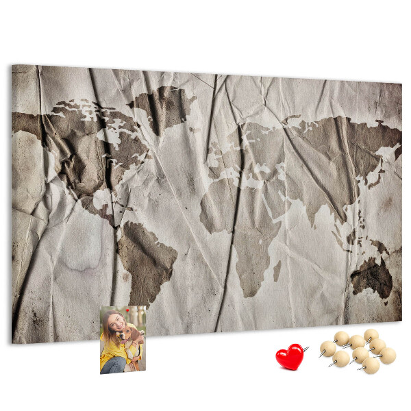 Tableau affichage liège Une carte du monde abîmée sur fond de papier
