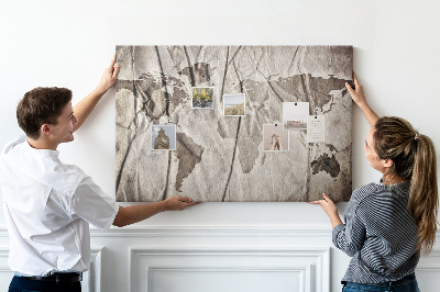 Tableau affichage liège Une carte du monde abîmée sur fond de papier