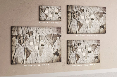 Tableau affichage liège Une carte du monde abîmée sur fond de papier