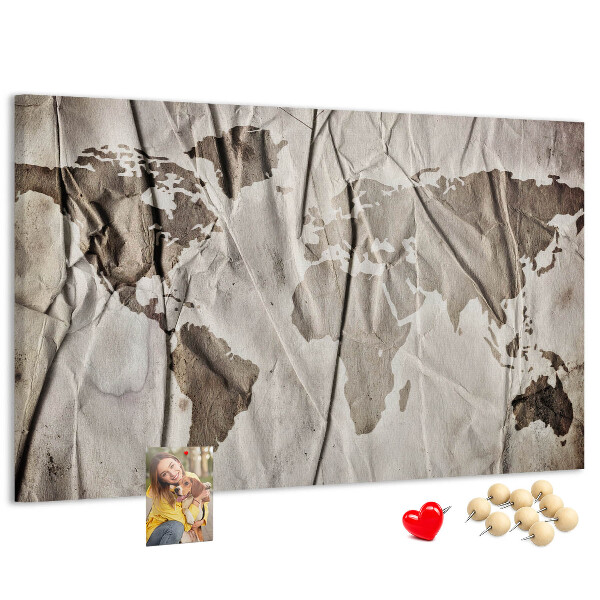 Tableau affichage liège Une carte du monde abîmée sur fond de papier