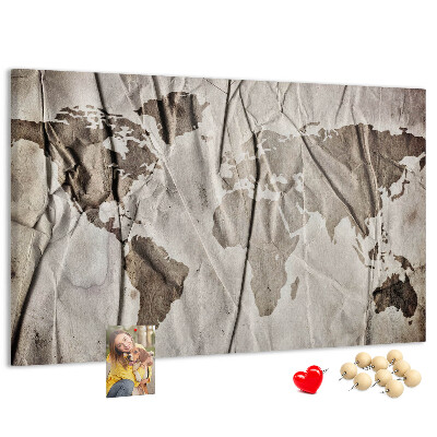 Tableau affichage liège Une carte du monde abîmée sur fond de papier