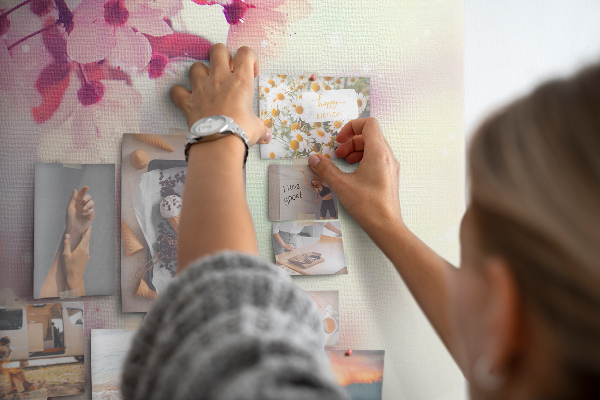 Tableau en liège branches florales aux teintes pastel