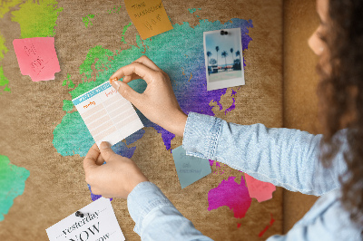 Tableau affichage liège Carte du monde colorée sur fond marron