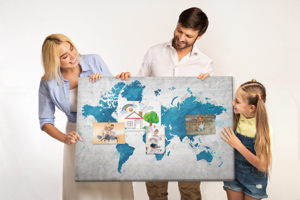 Tableau de liège Gravure d'une carte du monde dans des tons de bleu