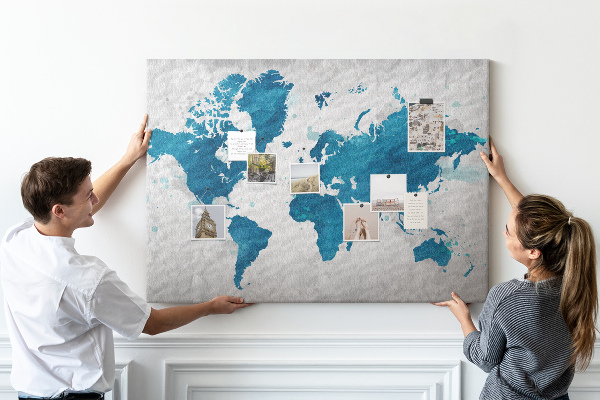 Tableau de liège Gravure d'une carte du monde dans des tons de bleu